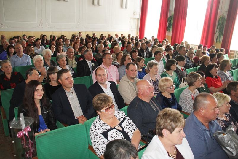 У Заліщицькому агроколеджі зустрілись  випускники минулих років (фото)