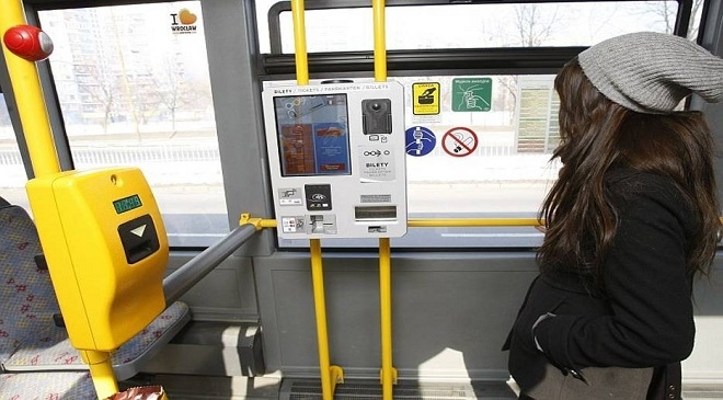 Українською «заговорили» білетомати у Вроцлаві і Познані