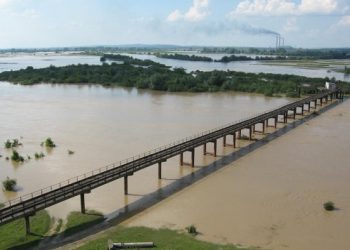 Через сильні дощі на заході України очікується підйом рівня води в річках