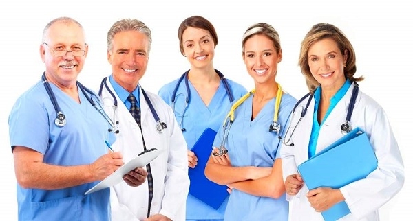 На віце-спікера Сейму Польщі подали скаргу через ксенофобські заяви про лікарів з України