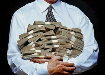 Українцям в Польщі платять стільки ж, як і поляками