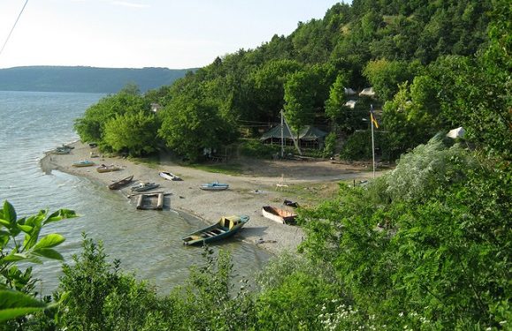 Хто з наметами на Дністрі, будьте обережними: можливий паводок