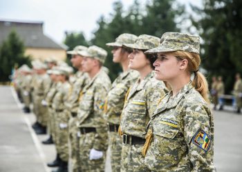 Студенти ТНЕУ прийняли присягу на вірність українському народові