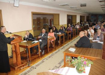 Святі отці прийшли у Заліщицький коледж