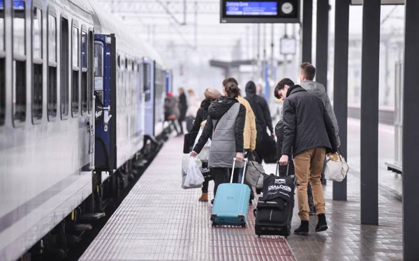 Смертельна інфекція: Польща закриє двері заробітчанам, вимагає щеплення