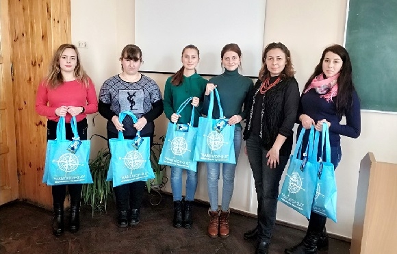 Бережанські студенти допомогли дітям