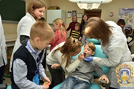 «Зуб вирву», - сказали студенти тернопільським учням