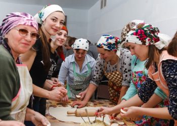 У Лозовій на Тернопільщині для воїнів наліпили 13 тисяч вареників