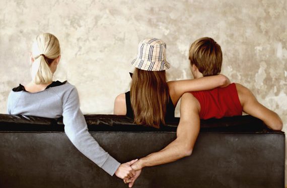 Хронічні зрадники: цих 6 пар за знаком Зодіаку все життя тягнутиме "наліво"