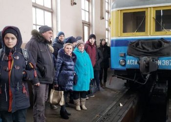 Чортківські школярі вийшли на колію