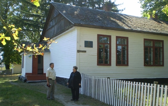 Ігор Лікарчук: над сільськими школами занесена сокира