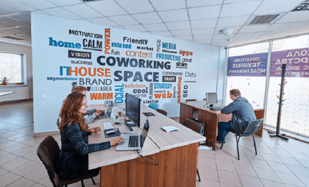 Студентів Заліщицького агроколеджу помітили в банку