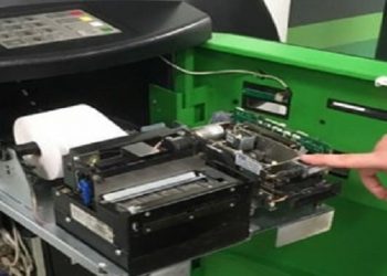 Студентів Заліщицького агроколеджу помітили в банку