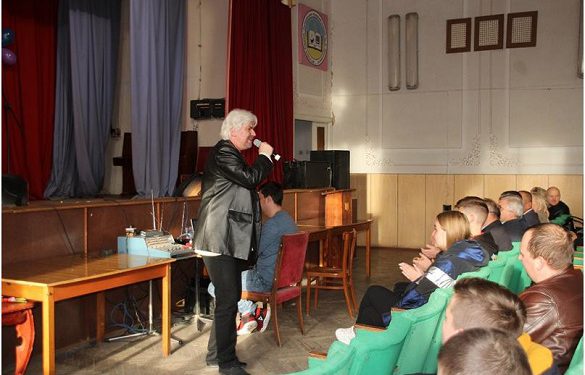 Олександр Тищенко співав заліщицьким студентам