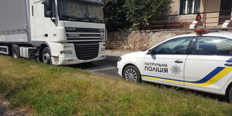 вантажівка