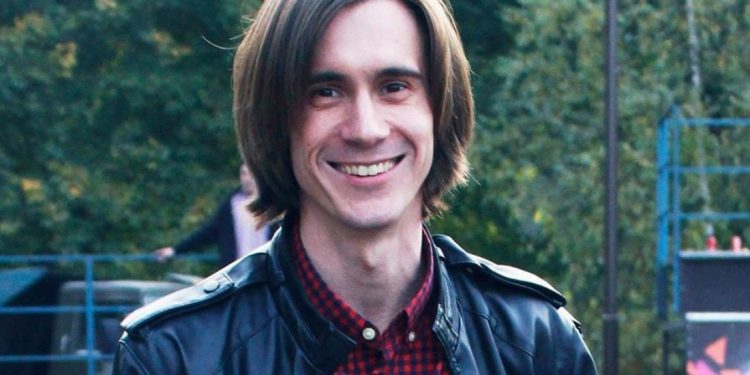 волонтером