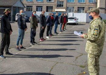 призов