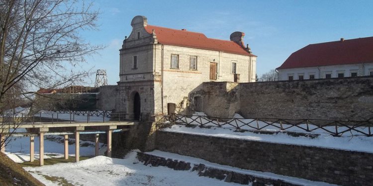 відкритий для відвідування