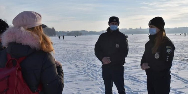 проводять бесіди