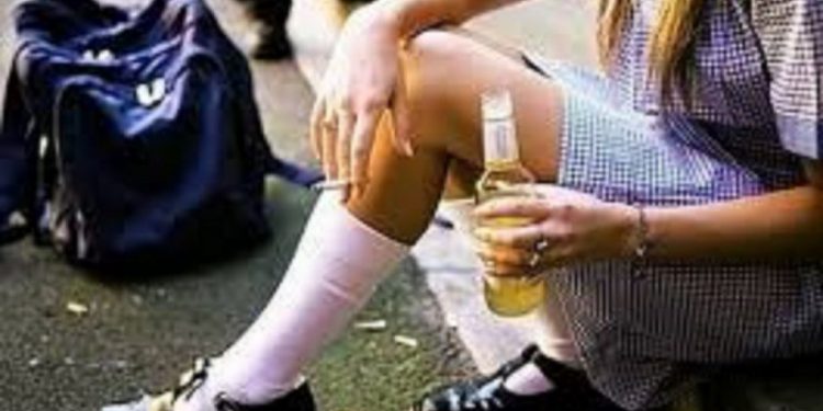 неповнолітні