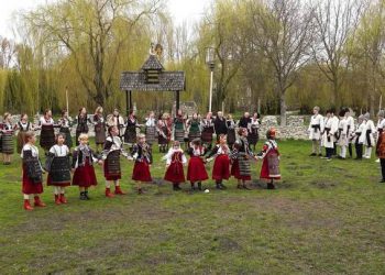 автентичні