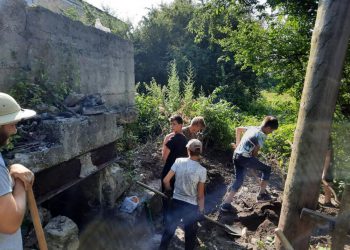 відновлюють