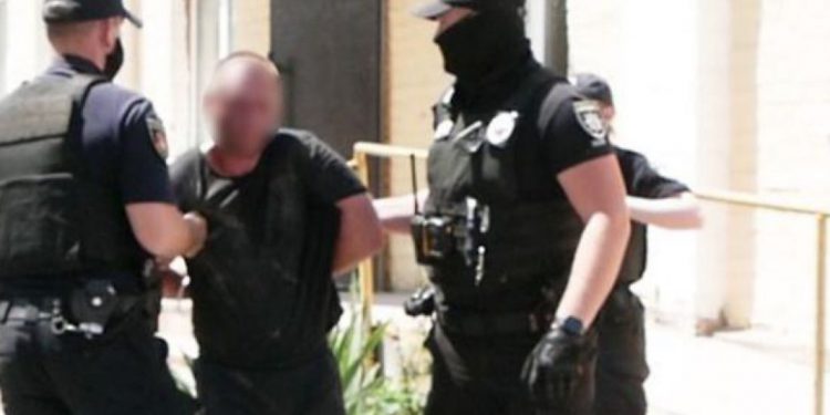 грозився вибухом