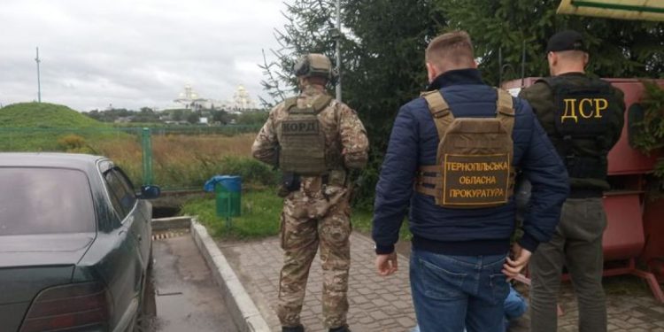 вимагали гроші