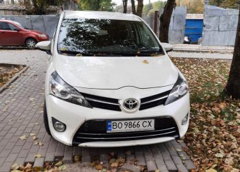 припаркувала
