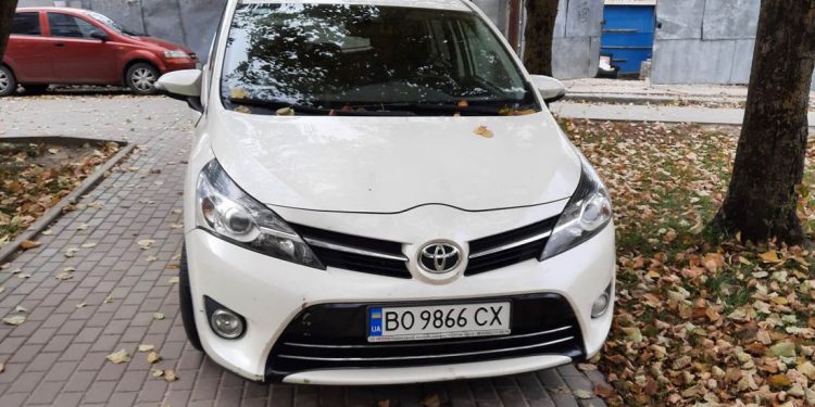 припаркувала