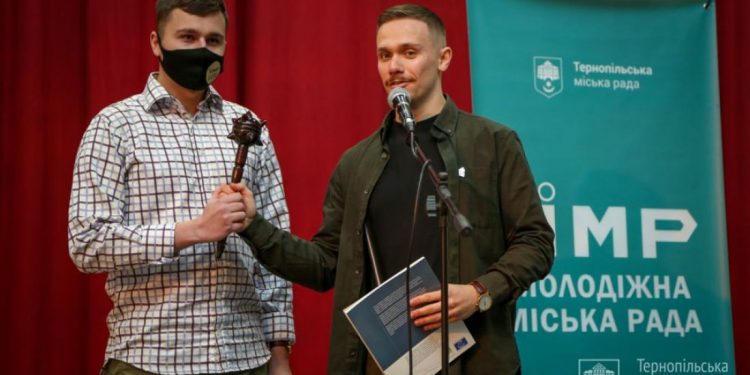 вибори молоді