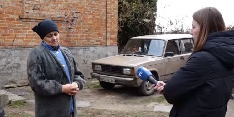 літню жінку поховали не по-християнськи