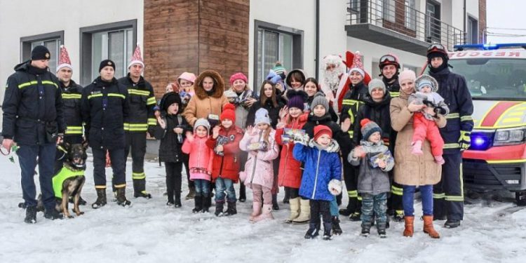 завідати рятувальники