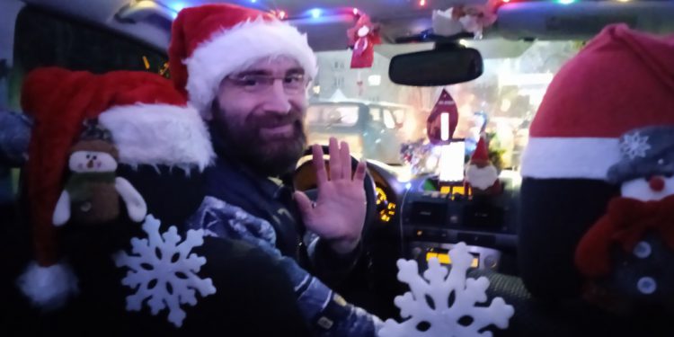 прикрасив авто