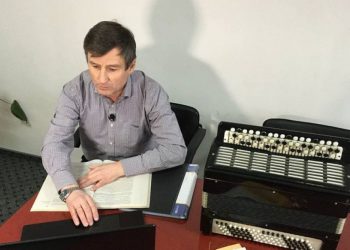 не вацинувався