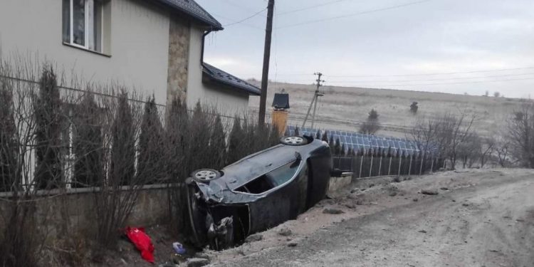 впало та перевернулося