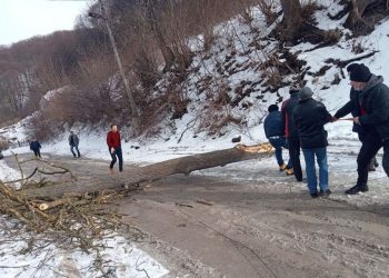 вирувала негода