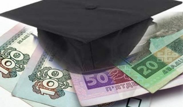 Троє студентів педагогічного університету отримуватимуть престижні стипендії