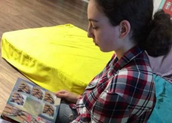вагітна на вулиці