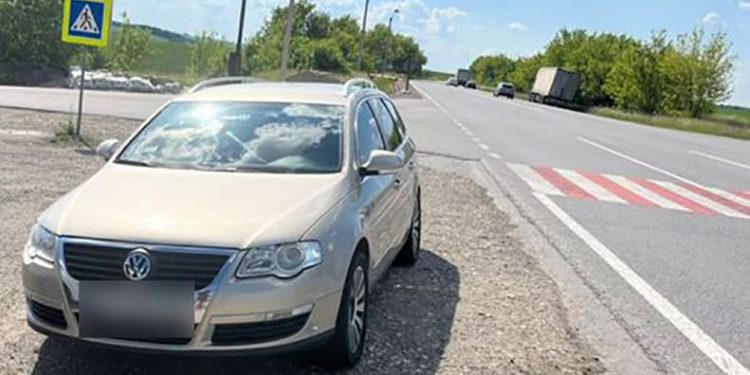 На Тернопільщині водій гнав, немов шалений, – поліцейські наздогнали та забрали права