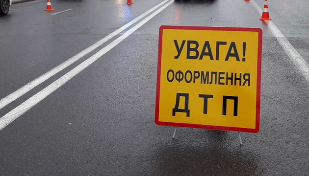 Внаслідок ДТП на дамбі помер пішохід