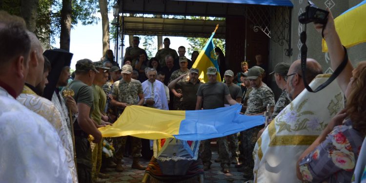Лановеччина прощається з Героєм: загинув Сергій Петровський
