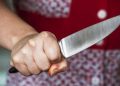 Неповнолітній накинувся з ножем на сусіда