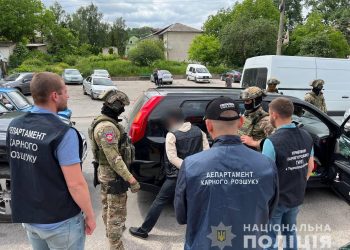 Шахраї облаштовували фіктивні пункти обміну валют, де торгували фальшивою валютою