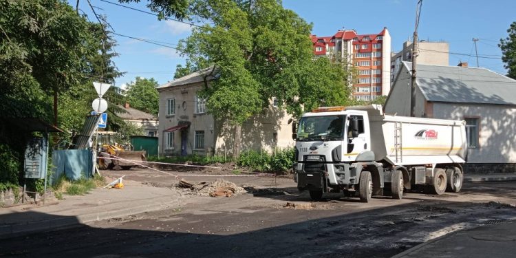 Перекрито рух на вулицях Тернополя (ремонтні роботи)