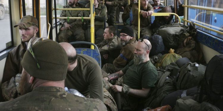 Відбувся найбільший обмін полоненими. Повернули частину захисників “Азовсталі”