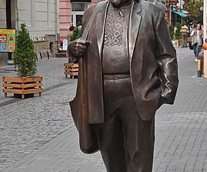 Переселенець виліз на пам’ятник Гереті у Тернополі