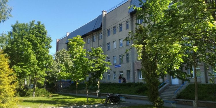 Скандал у Кременецькій лікарні: правильними управлінськими рішеннями вимощена дорога до розірвання контракту?