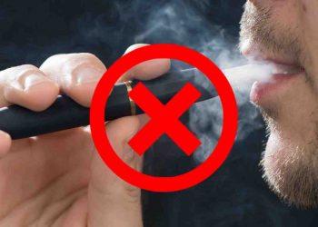 На Тернопільщині заборонять пускати дим у кафе та ресторанах