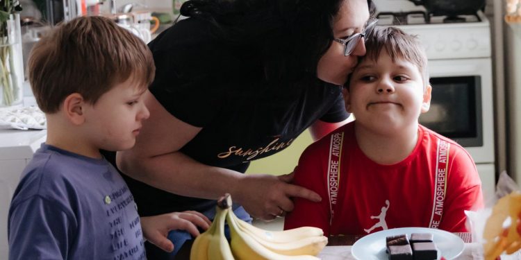 Мама з Маріуполя: Війна відібрала у моїх синів дитинство